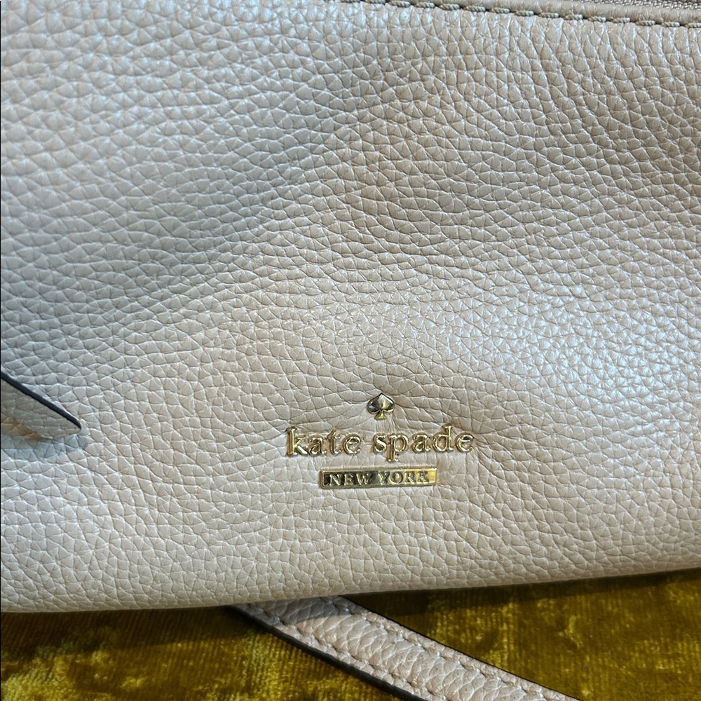 Kate Spade Blush Pink Soft Pebbled Leather Crossbody Bag - great condition! - Picture 5 of 11